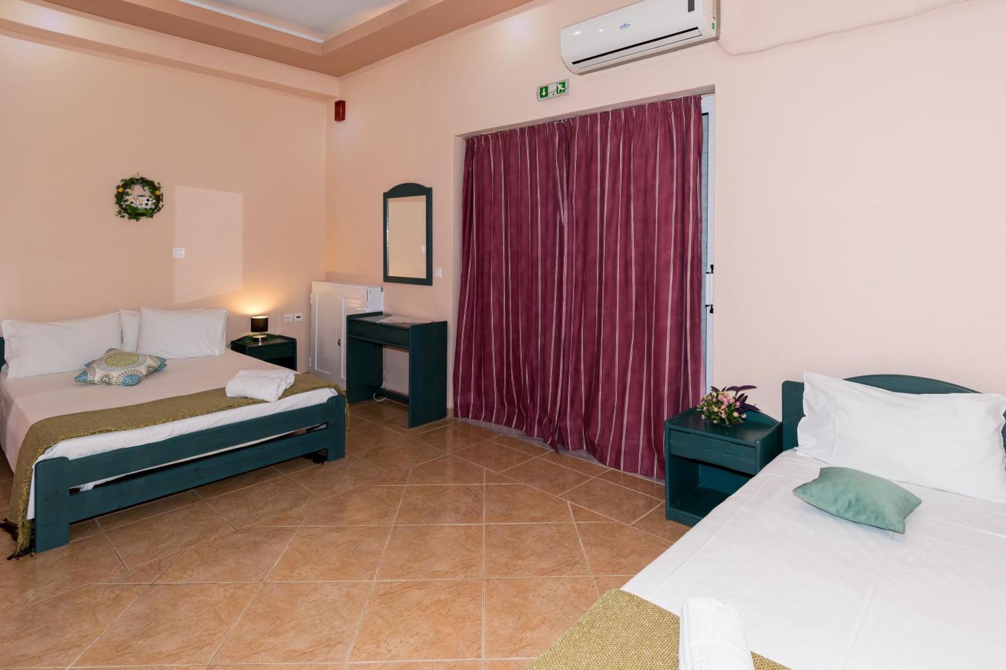 Grapevines Hotel Alykanas  Quarto foto